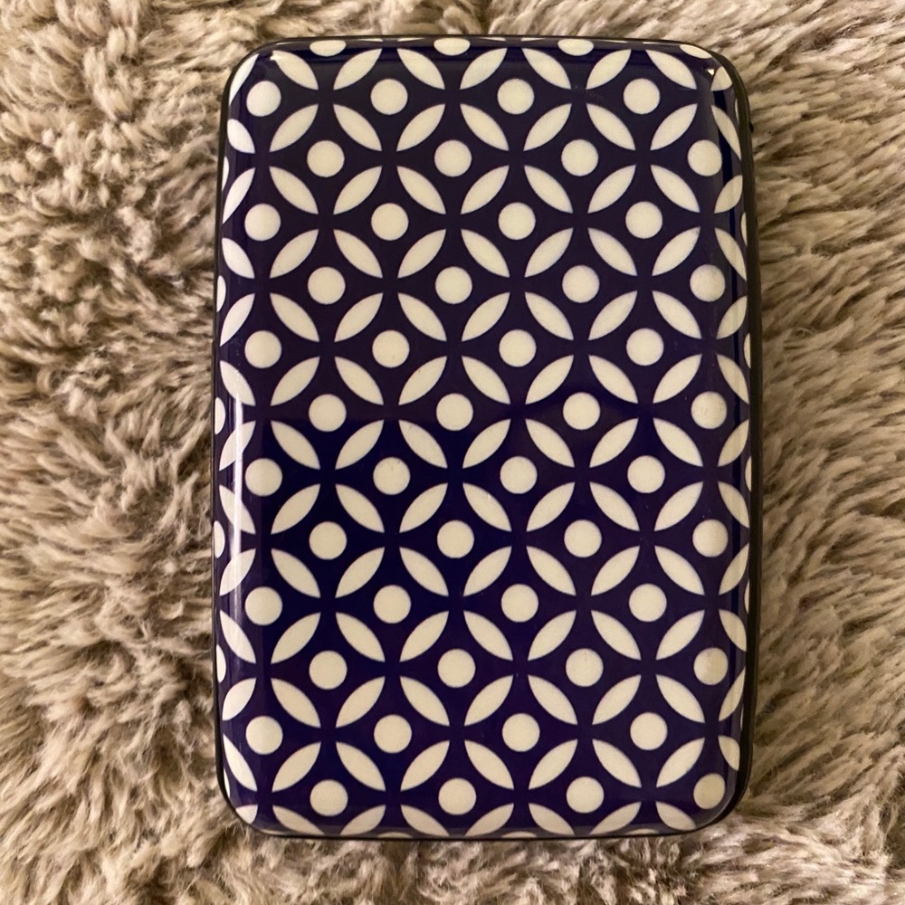 RFID hard case wallet